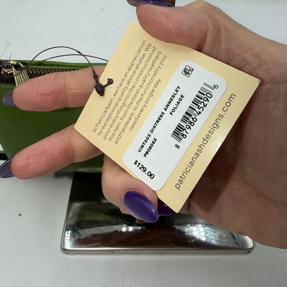 Patricia Nash Vintage Distress Annesley Wallet Foliage Green Leather RFID - Picture 3 of 10